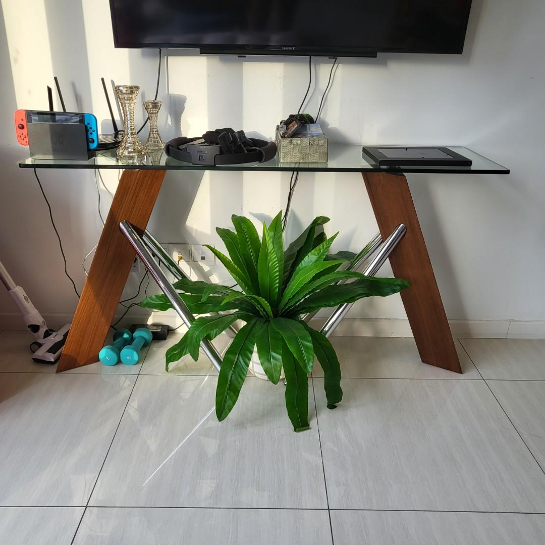 Nick on sale scali console