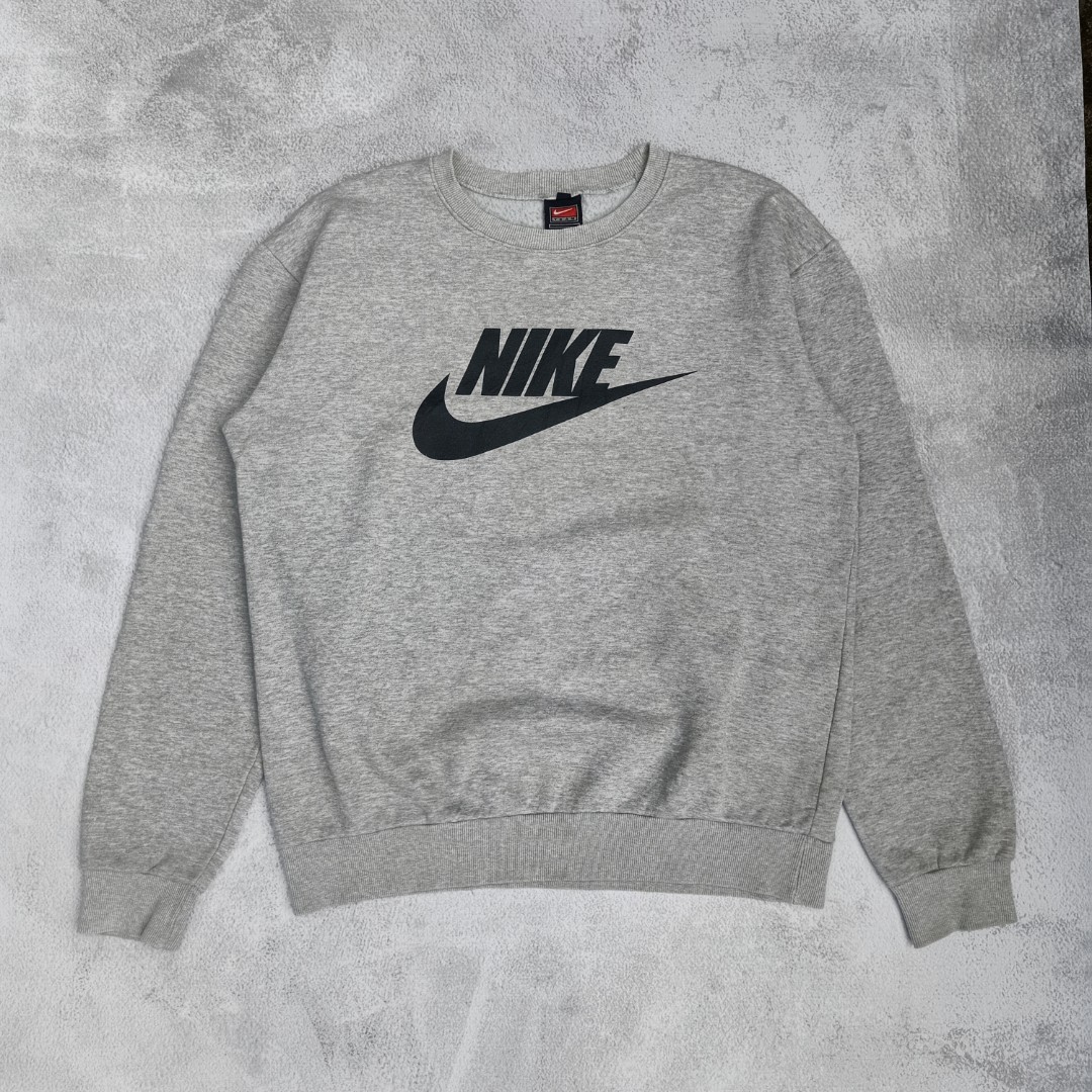 Nike big logo Crewneck, Fesyen Pria, Pakaian , Baju Luaran di Carousell