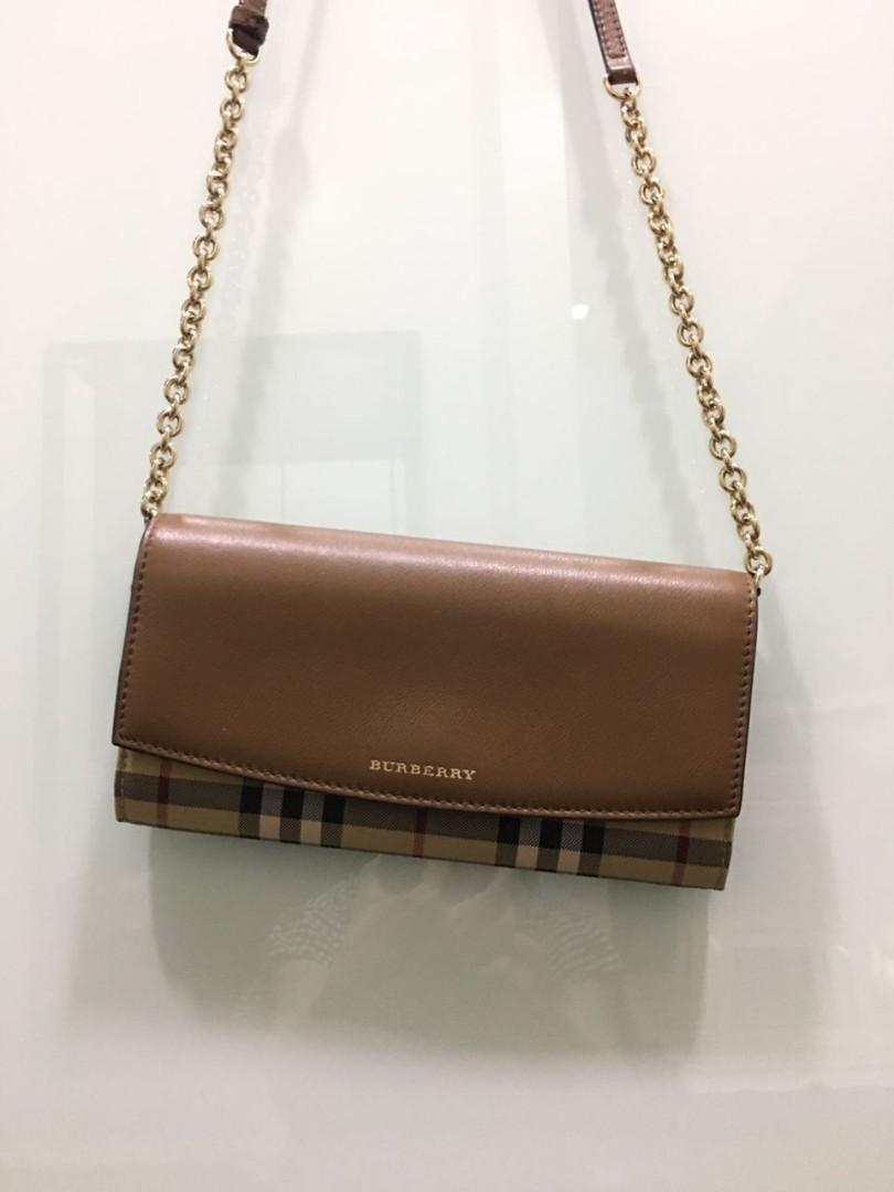 Burberry wallet hot sale with chain
