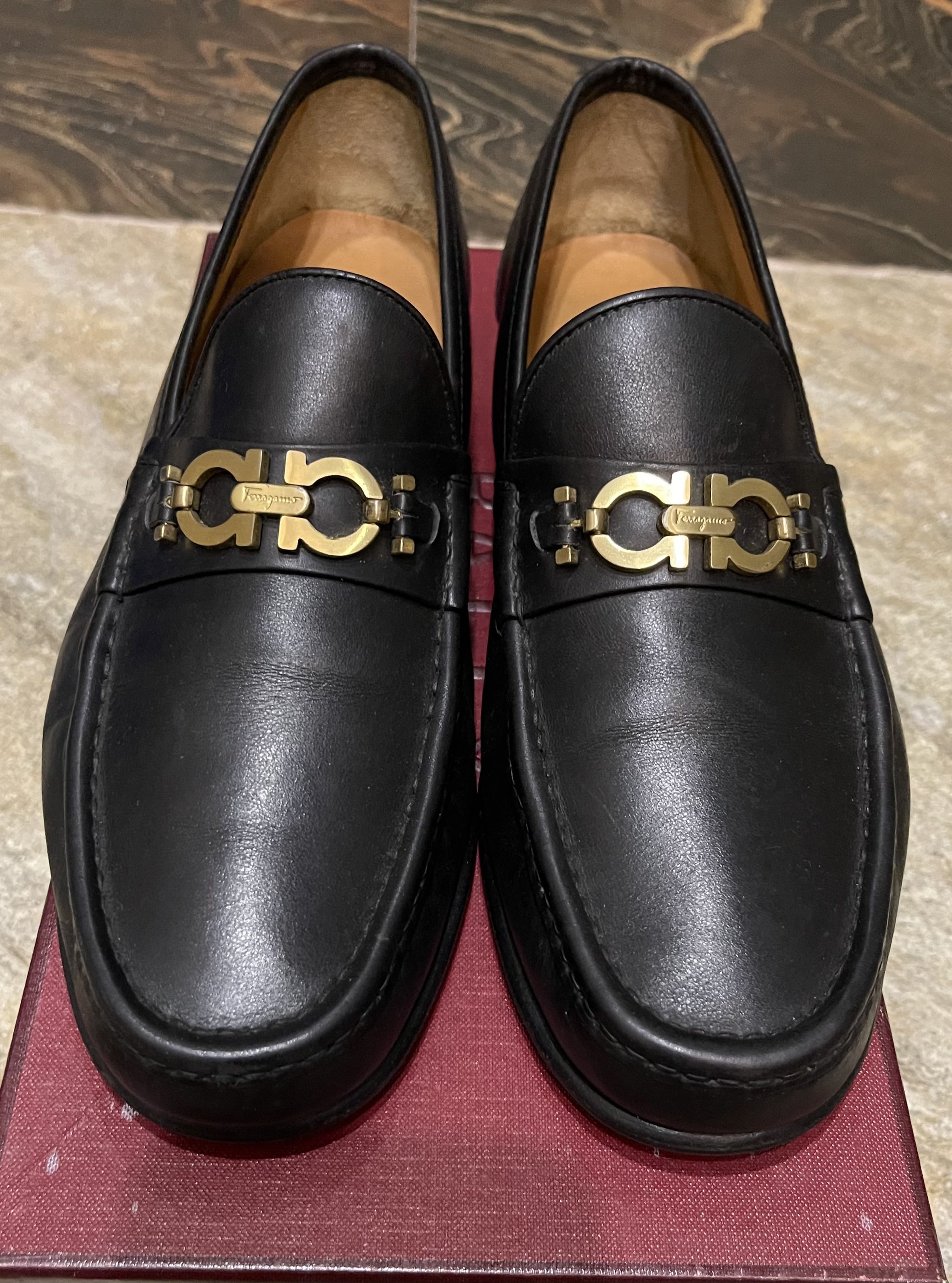 Salvatore Ferragamo Logo Buckle Loafers 