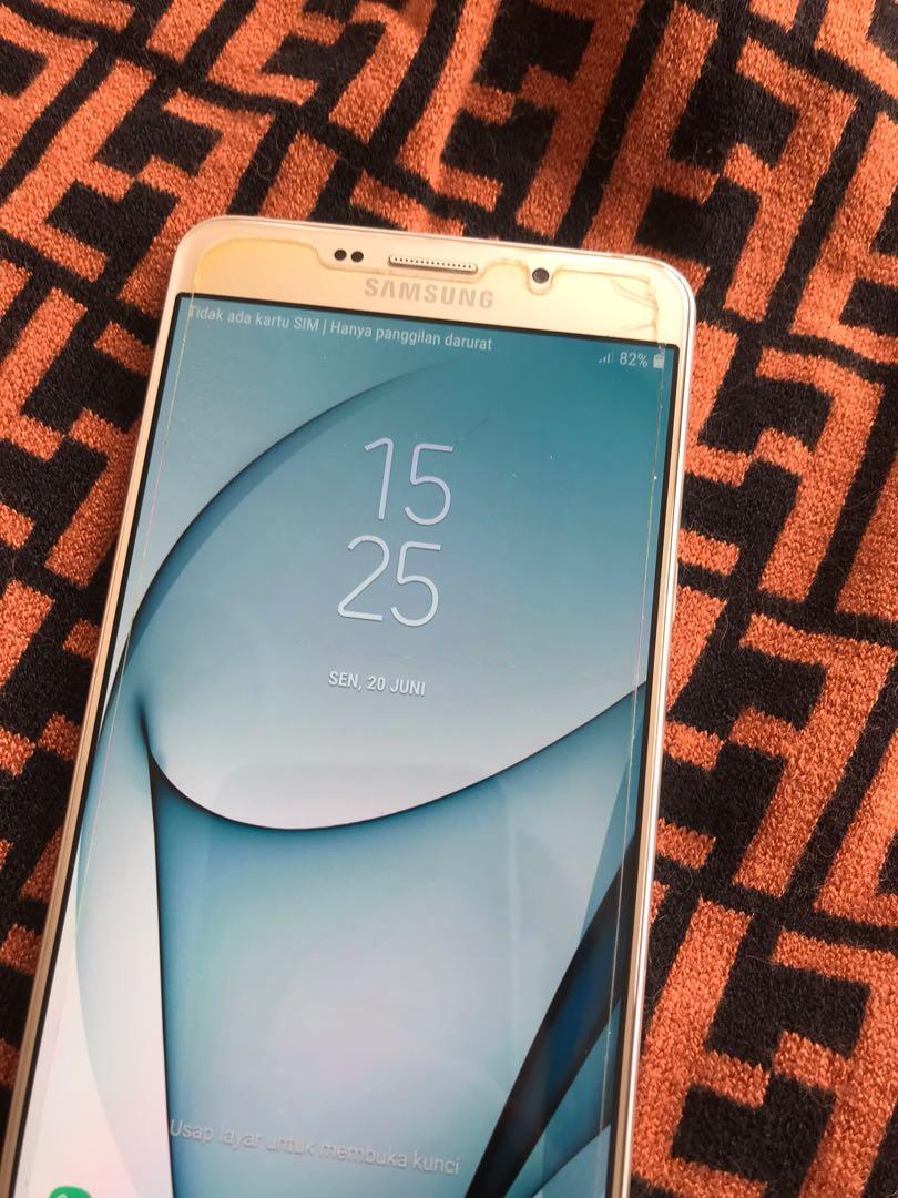 Samsung Galaxy A9 Pro, Telepon Seluler 