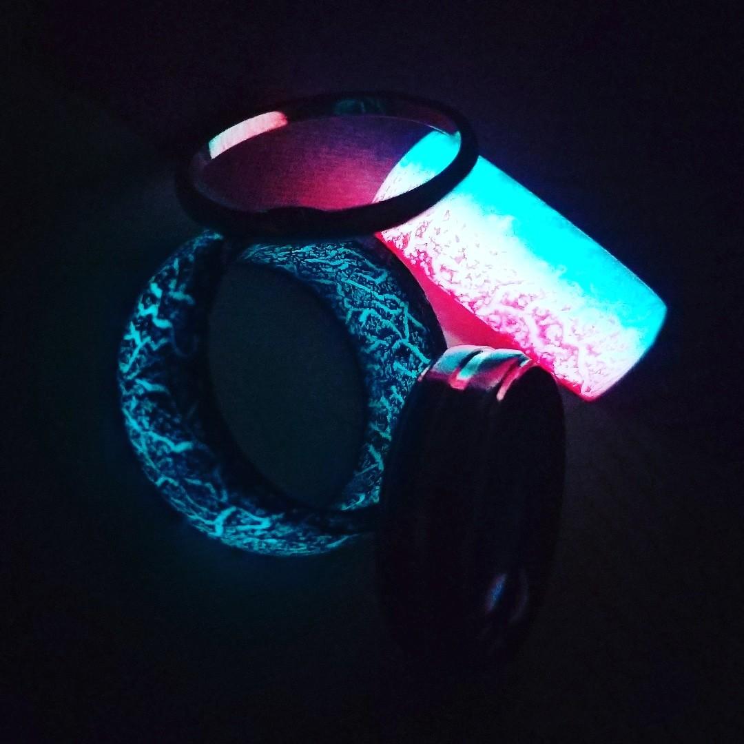 Secret Woods Glo Ring Sexy berry