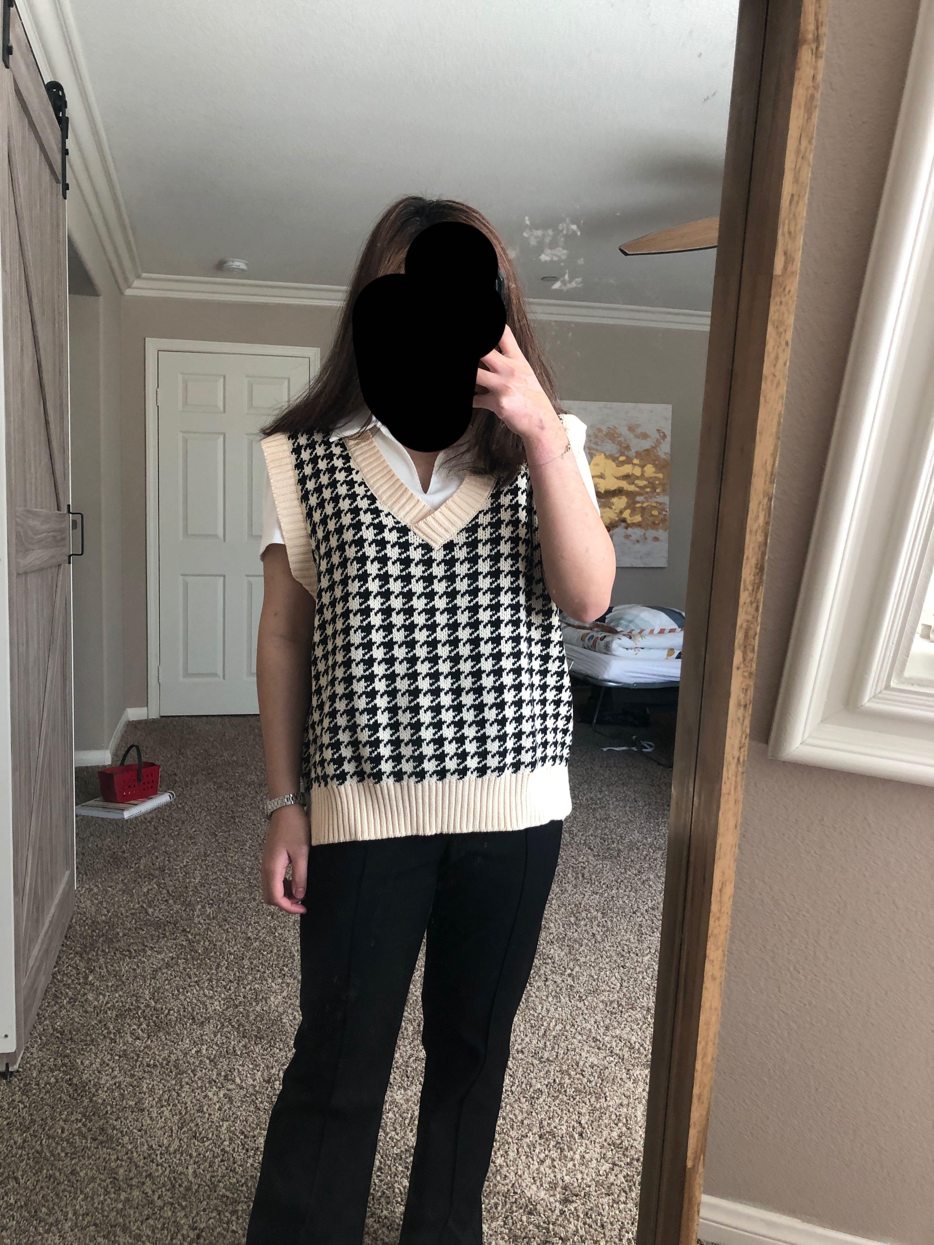 Shein Houndstooth vest (Category: Coats, Jackets and Outerwear) located in Muntinlupa City. Submitted by wonushi (Listing ID 1168118010, Image 1). Description: M on tag. Fits large to x-large. No damages.