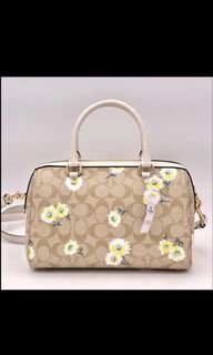 (Kategori: ) berada di . Dikirim oleh ulzzangfashionshop (ID iklan 1168046872, Gambar 1). Deskripsi: .
