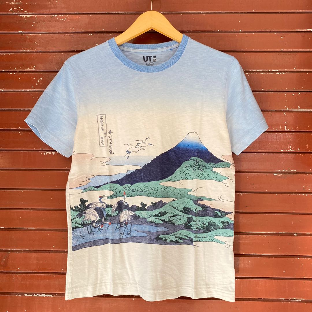 T-Shirt Uniqlo x hokusai blue, Fesyen 
