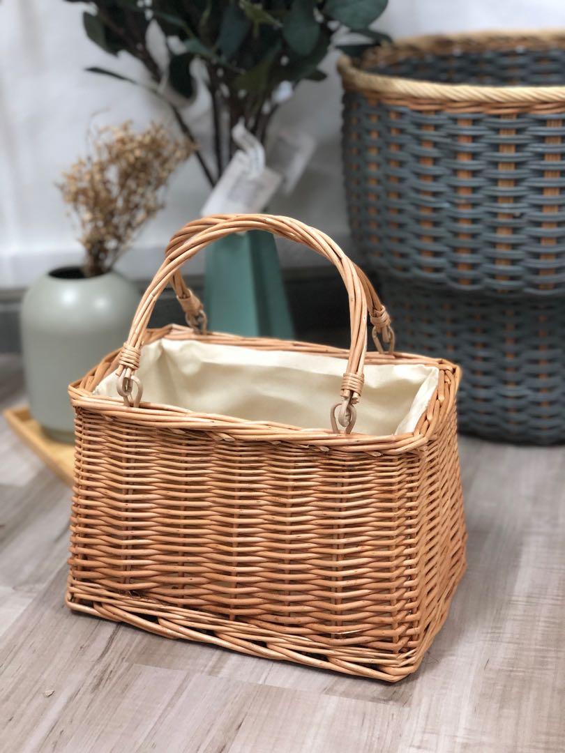 Wicker basket bag