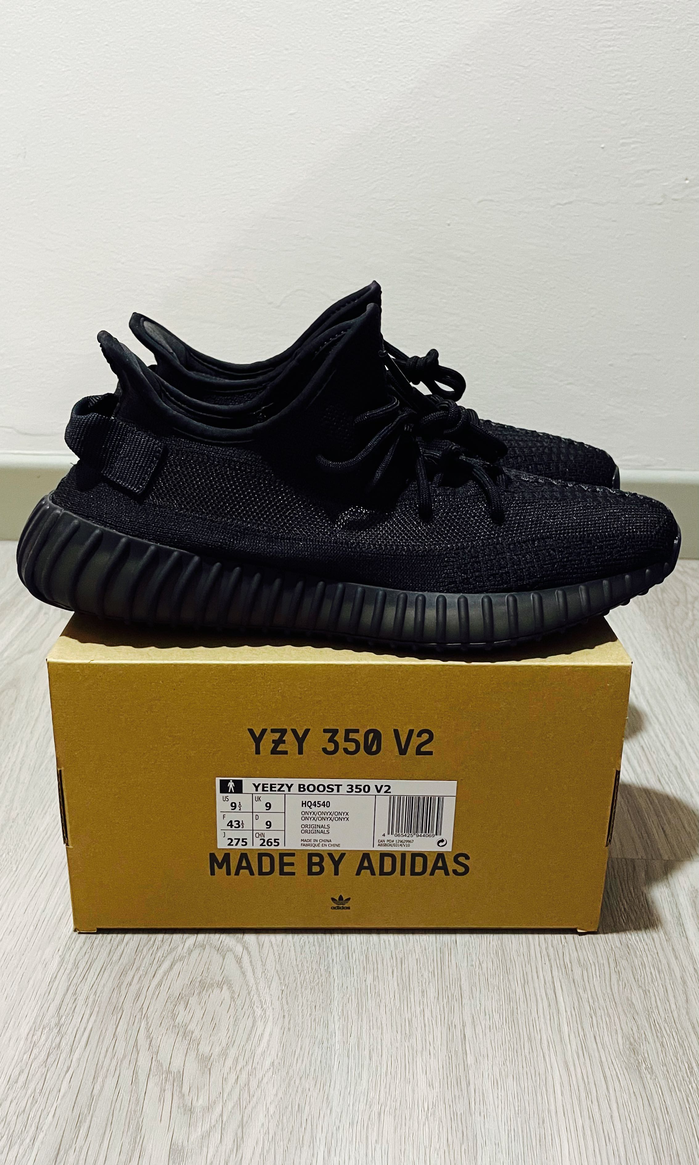 Yeezy Boost 350 V2 Onyx, Men's Fashion, Footwear, Sneakers on Carousell
