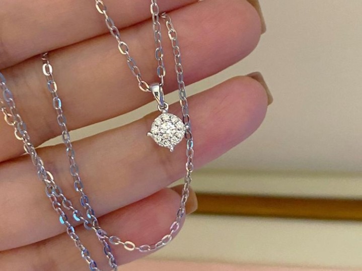 Carat face illusion diamond clearance