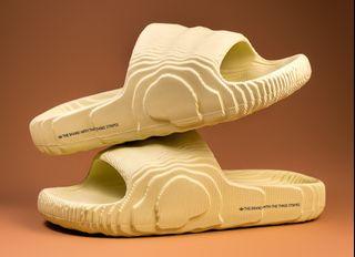Adidas Adilette 22 Slides "Desert Sand"