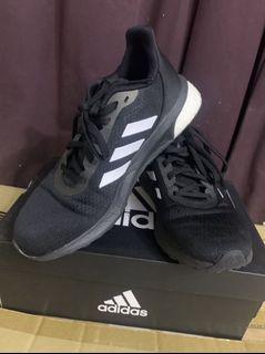 Adidas Astrarun 黑色跑鞋