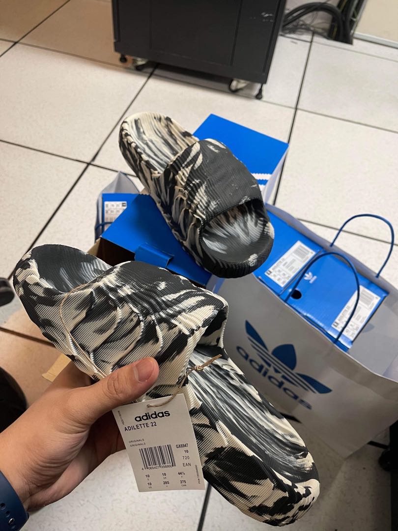 Adilette 22 carbon uk10, Men's Fashion, Footwear, Flipflops and Slides on Carousell