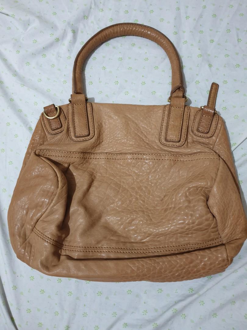 Authentic Givenchy Pandora (Category: Luxury Bags & Wallets) located in Rosales. Submitted by k.dee (Listing ID 1168375524, Image 3). Description: no more strap.