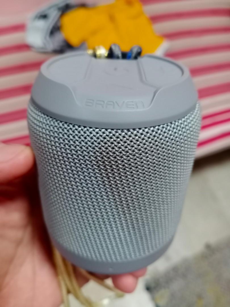 Bluetooth speaker (Category: Soundbars, Speakers & Amplifiers) located in Cavite. Submitted by emerthriftshop (Listing ID 1168353518, Image 1). Description: for sale braven-mini water proof Bluetooth speaker wala lng box pero bago pa.