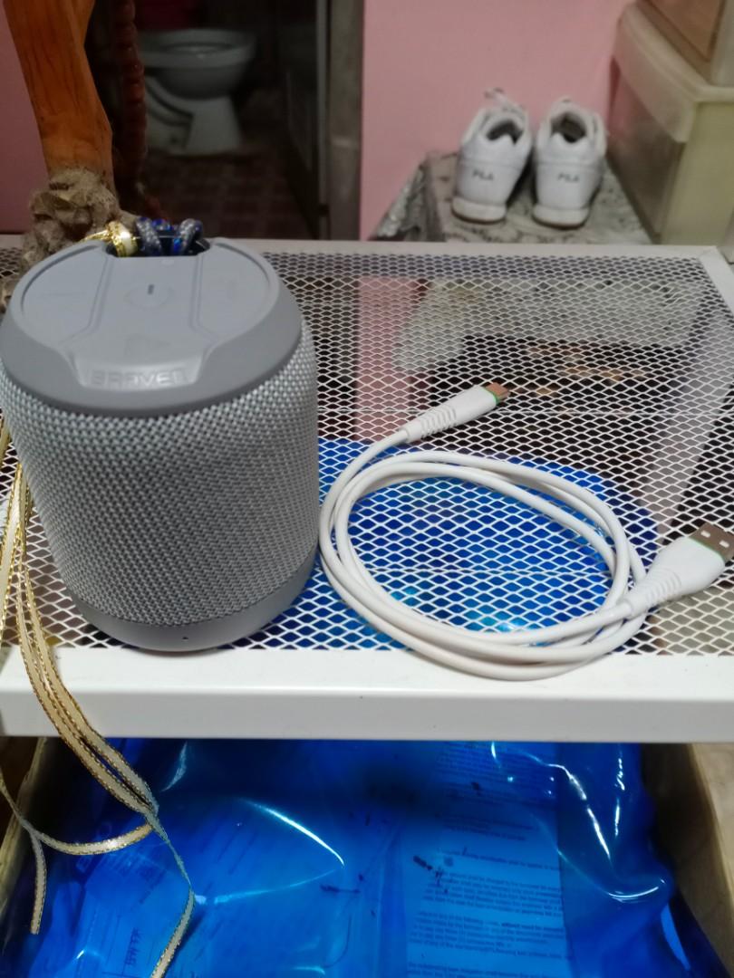 Bluetooth speaker (Category: Soundbars, Speakers & Amplifiers) located in Cavite. Submitted by emerthriftshop (Listing ID 1168353518, Image 3). Description: for sale braven-mini water proof Bluetooth speaker wala lng box pero bago pa.
