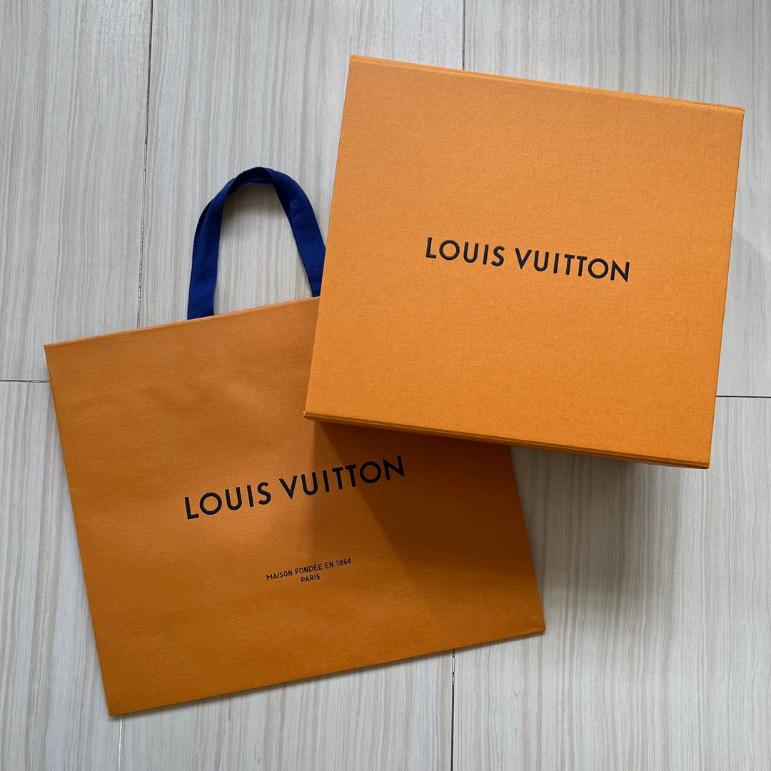 LOUIS VUITTON MAISON FONDEE EN 1854 PARIS Paper Bag, Luxury, Accessories on  Carousell