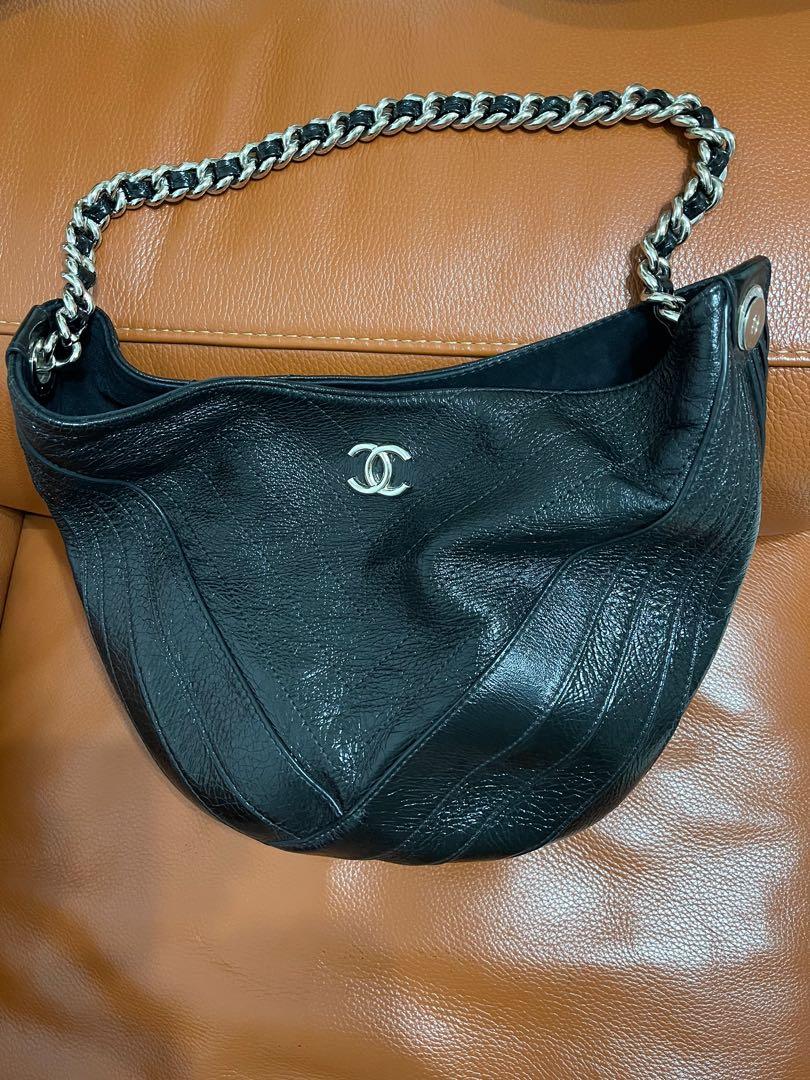 vintage chanel hobo handbag