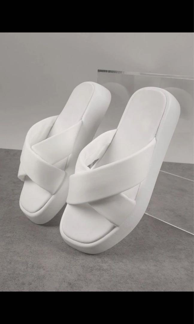 Chunky White Sliders
