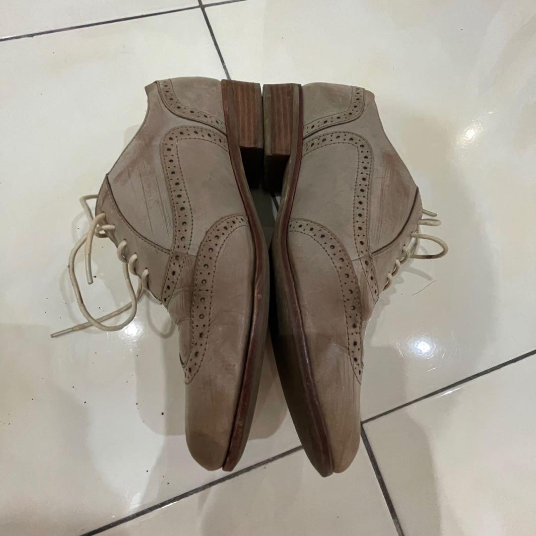 Clarks softwear brogues top