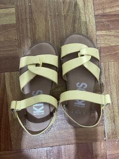 (Category: ) located in . Submitted by declutteringmomma (Listing ID 1168358750, Image 1). Description: .