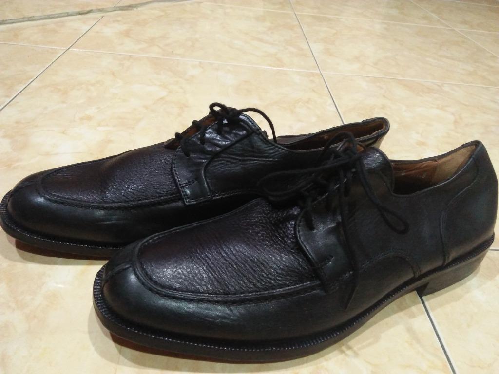 Bostonian black top shoes