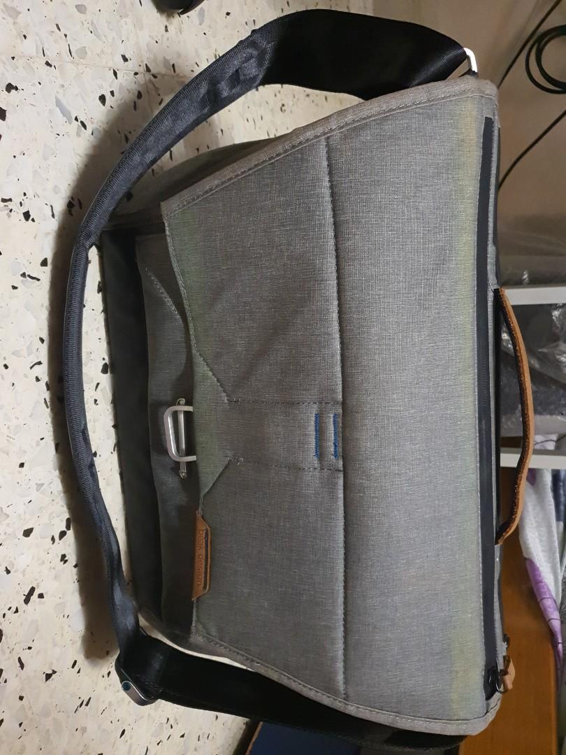 Everyday Messenger V1 Ash / 15 Inch, Photography, Photography
