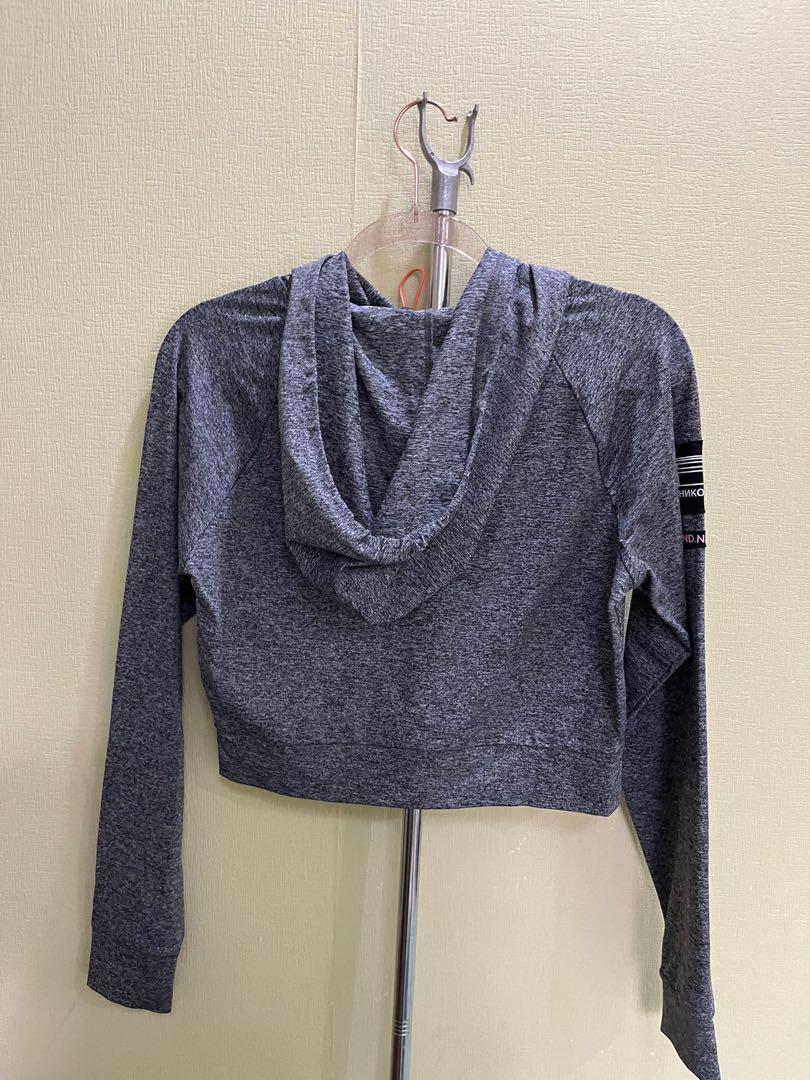 F21 Nylon Hoodie for Workout (Category: Coats, Jackets and Outerwear) located in Manila. Submitted by serahphime (Listing ID 1168327066, Image 2). Description: Forever 21 Like New Medium Delivery any mode Payment Gcash or Metrobank.