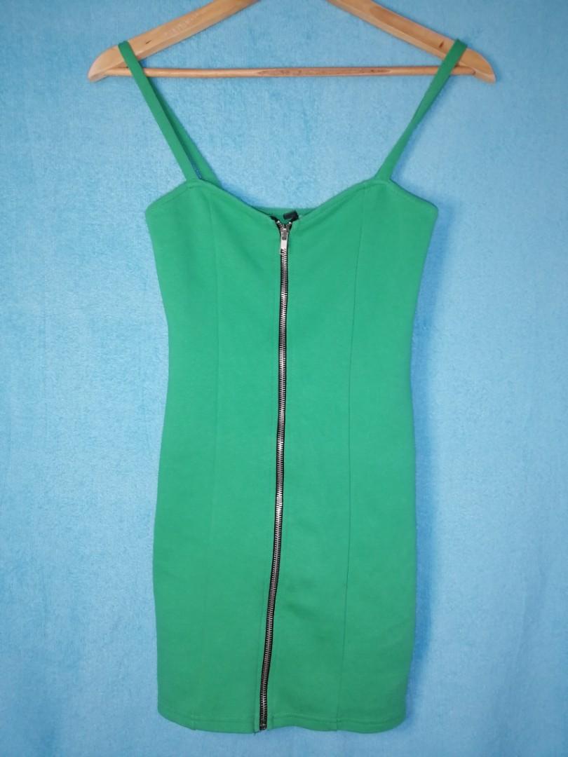H&M Green Dress (Category: Dresses) located in Quezon City. Submitted by lovestuff18 (Listing ID 1168345499, Image 1). Description: H&M Dress, Used once.
