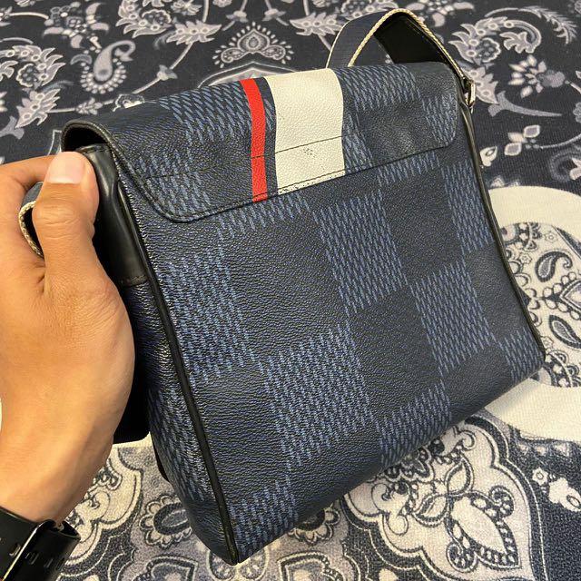 Louis Vuitton Damier Cobalt Race Discovery Messenger PM, Luxury, Bags &  Wallets on Carousell