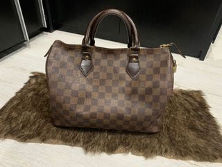 (Category: ) located in . Submitted by DOCSLUXURYCLOSET (Listing ID 1168249868, Image 1). Description: .