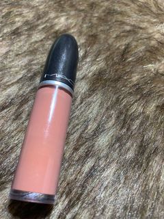 (Category: ) located in . Submitted by DOCSLUXURYCLOSET (Listing ID 1168278965, Image 1). Description: .