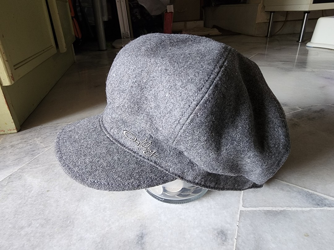 Oakley flat 2025 cap
