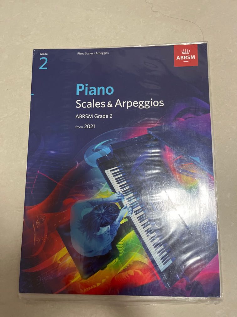 Piano scales and arpeggios, Hobbies & Toys, Books & Magazines