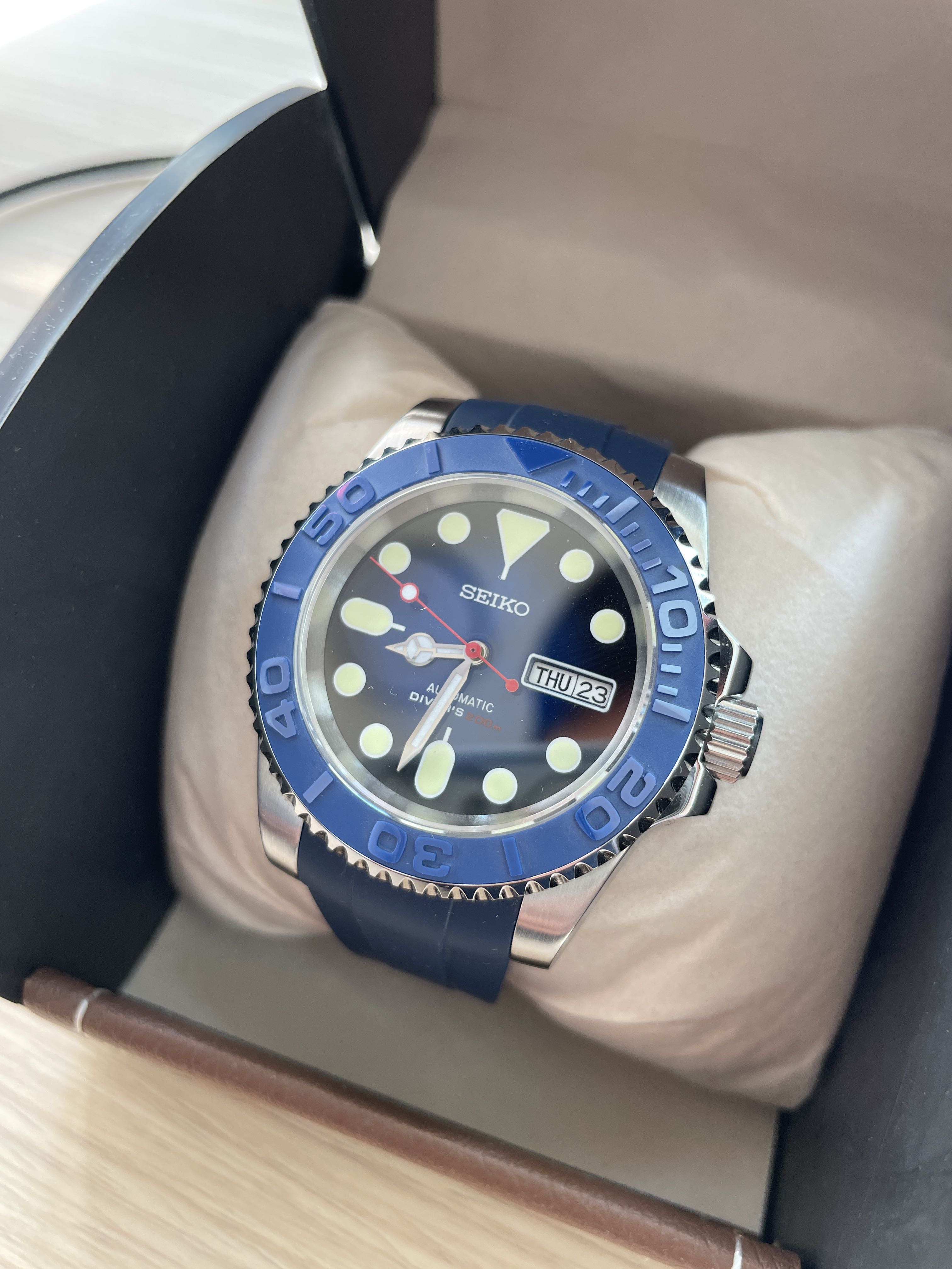 Seiko Custom Watch Blue Dial, 男裝, 手錶及配件, 手錶- Carousell