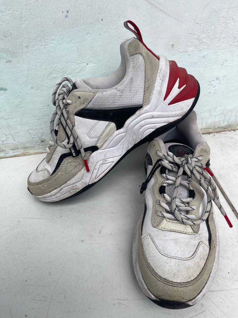 Snkr project on store feet