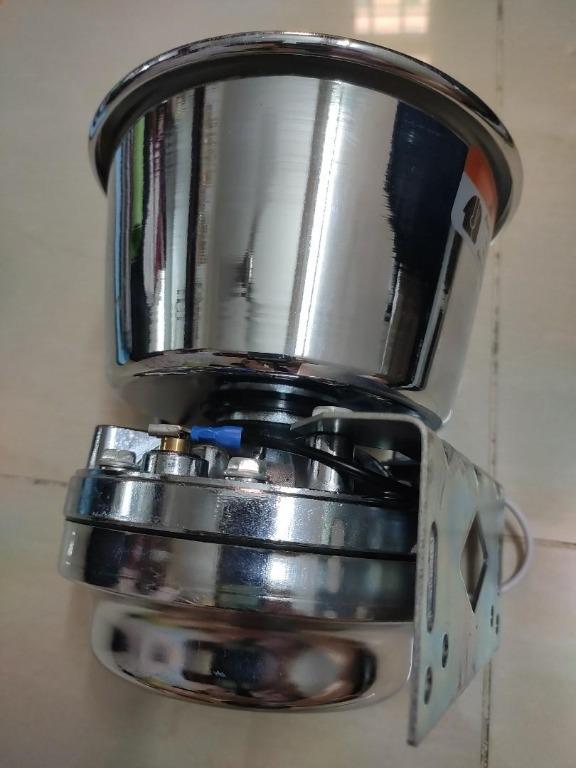 Speaker (Category: Soundbars, Speakers & Amplifiers) located in Jelutong. Submitted by sohomemy (Listing ID 1168413400, Image 3). Description: 1pcs Broadcast Speaker in good condition.