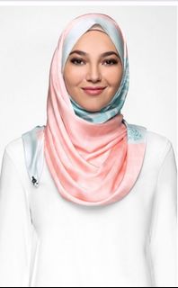 (Category: ) located in . Submitted by shazwardrobe (Listing ID 1168341532, Image 1). Description: .