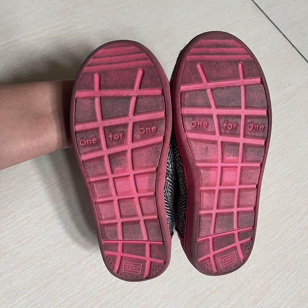 Toms Classic Pink Wool Herringbone size US 10 (Category: Babies & Kids Fashion) located in Baguio. Submitted by bleighmax (Listing ID 1168325203, Image 3). Description: Used only twice In very good condition.
