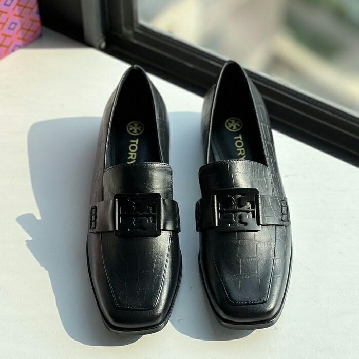 tory burch loafers, Women's Fashion, Footwear, Loafers on Carousell