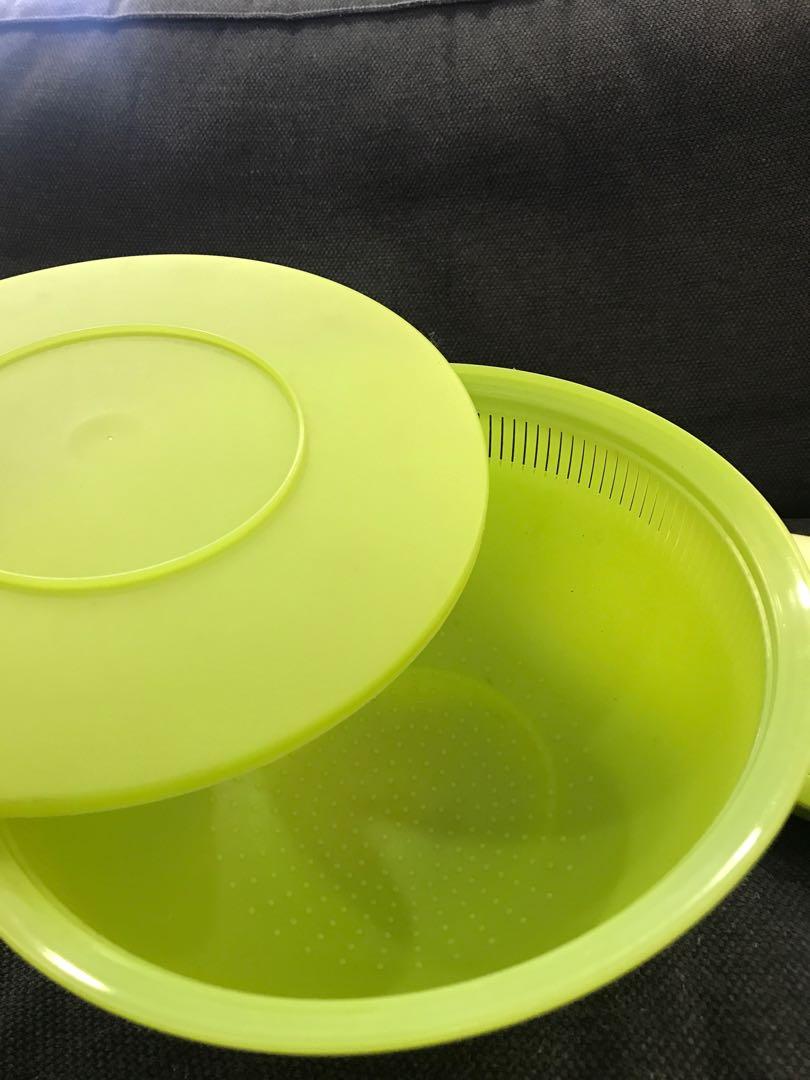 Tupperware strainer & container, Furniture & Home Living, Kitchenware