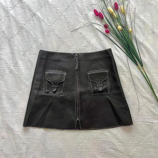 100% Lambskin Contrasting Stitch High Waisted Zip Skirt
