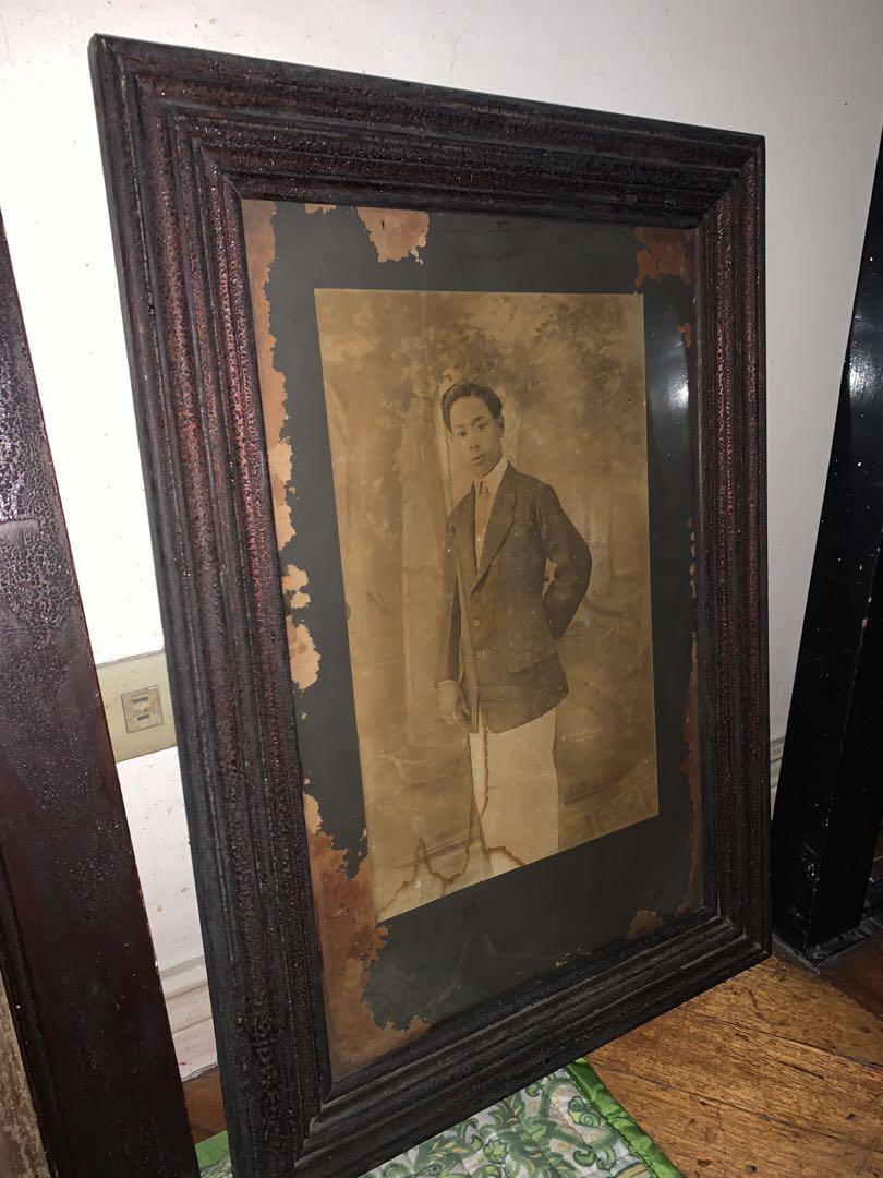 A pair of antique picture frames (Category: Frames & Pictures) located in Quezon City. Submitted by pat3ciaforbes (Listing ID 1168610276, Image 3). Description: A pair of antique picture frames (picture not included). 2 feet 4 inches length X 1 foot 8 inches width. Selling as pair. .