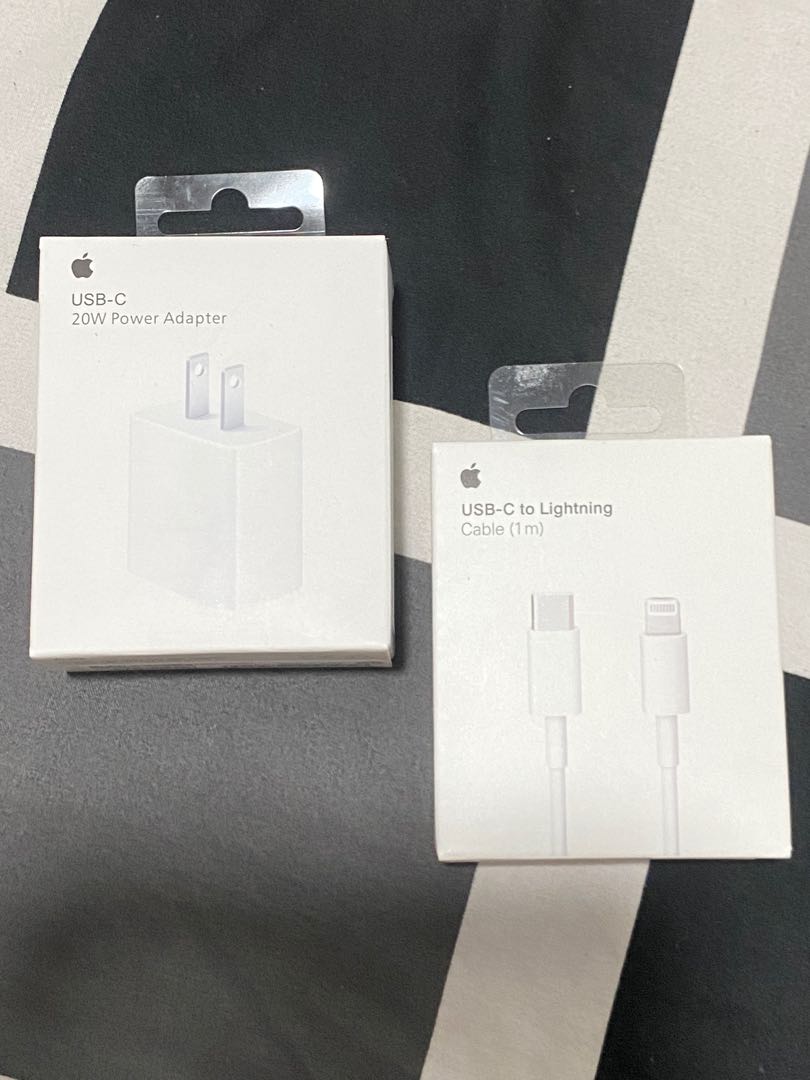 Apple iPhone Charger 20 watts adapter and Usb c to Lightning cable