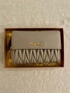 (Category: ) located in . Submitted by breakmyfashion (Listing ID 1168535867, Image 1). Description: .