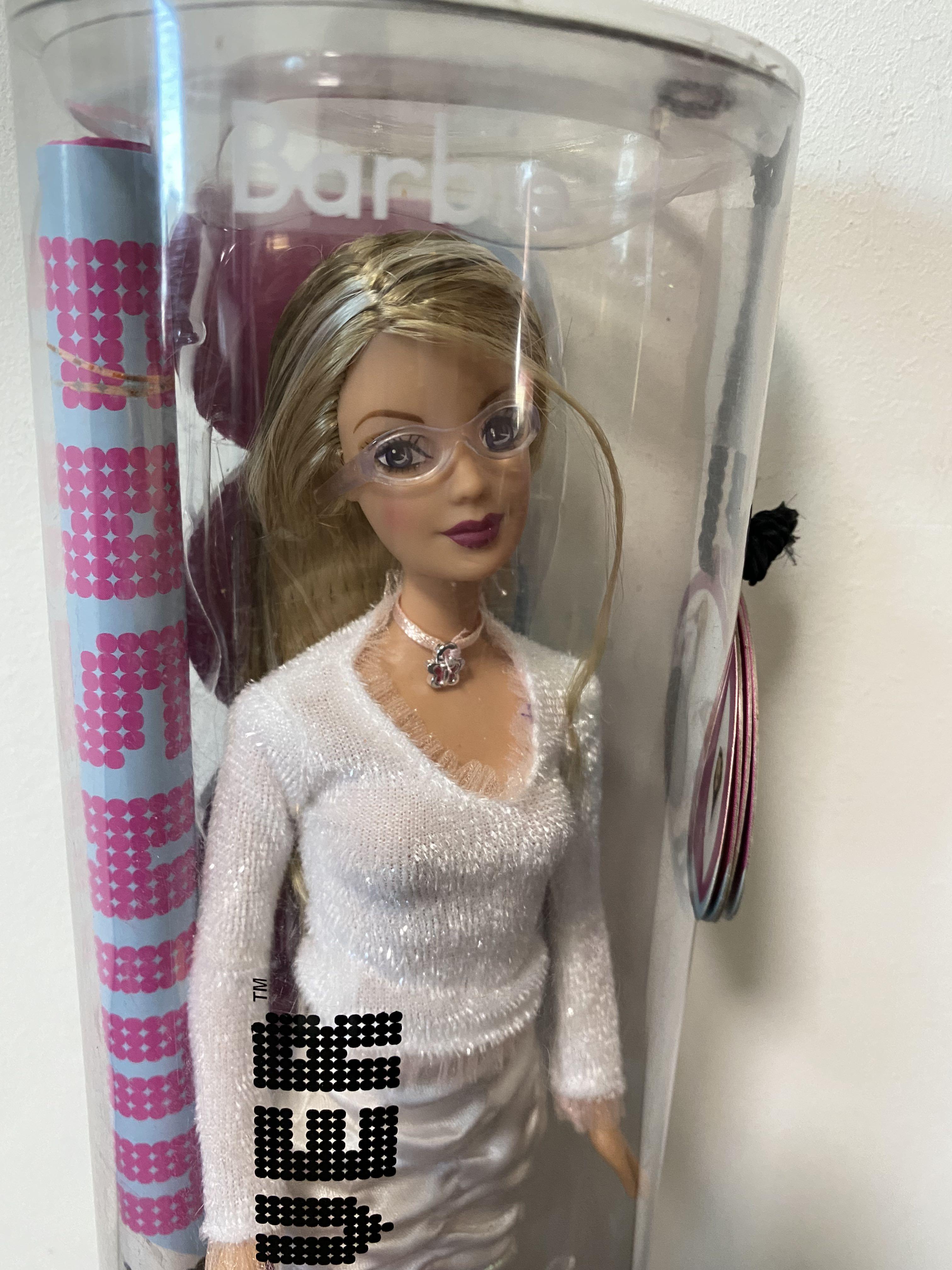 Barbie Fashion Fever Released in early year 2000 s Hobbies