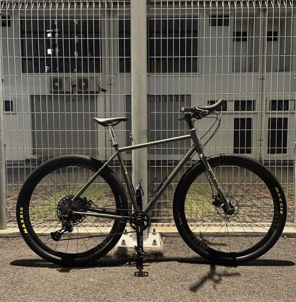 Black snow touring best sale bike
