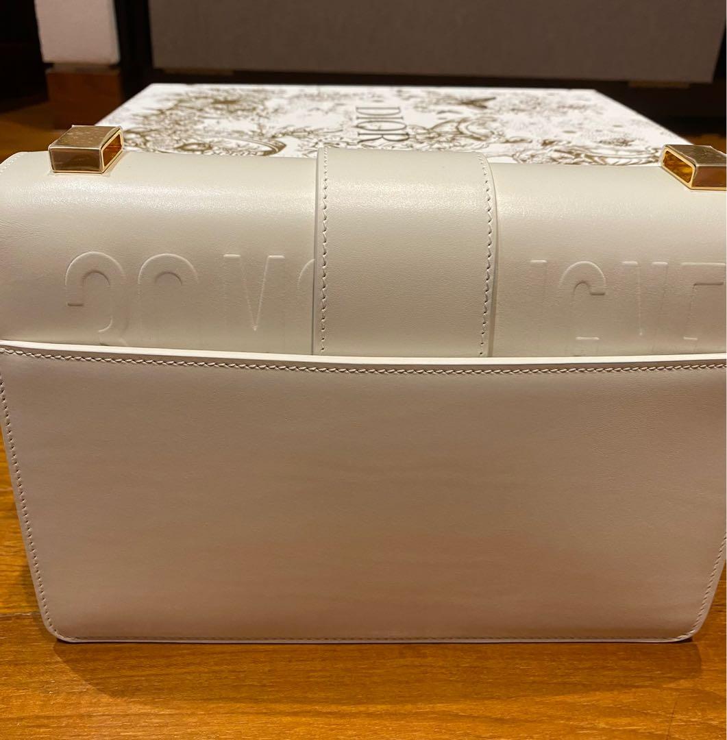 30 Montaigne Box Bag Latte Box Calfskin