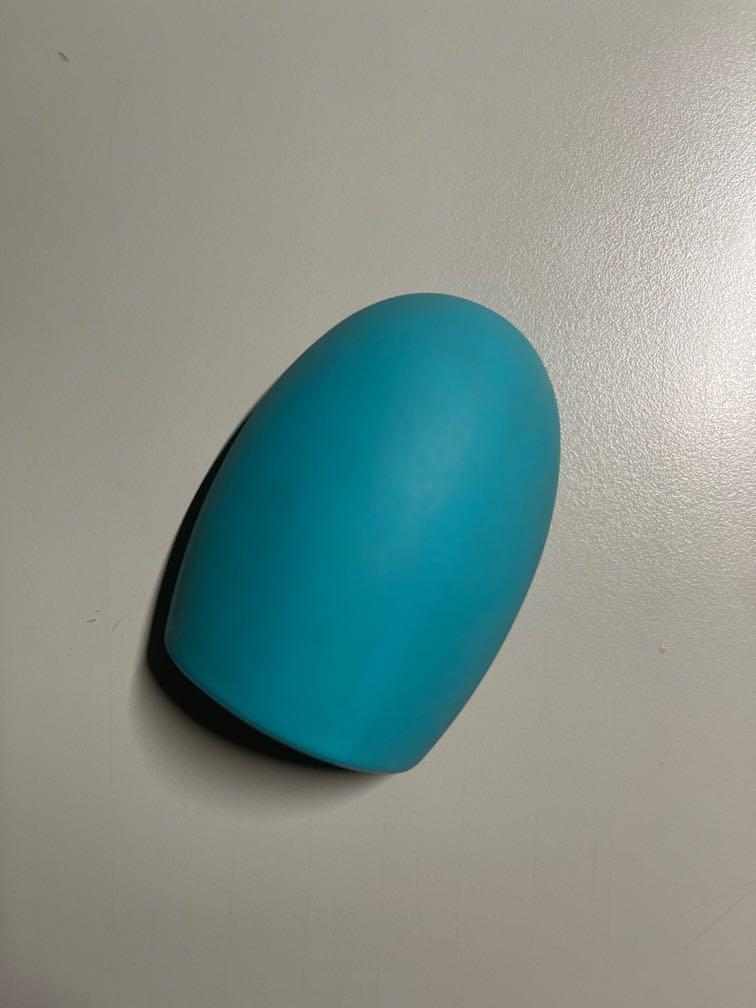 Brush Egg Cleaner (Category: Makeup) located in San Juan City. Submitted by prelbysm (Listing ID 1168513134, Image 2). Description: Barely used (only twice) and just stored.