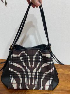Burberry 斑馬包