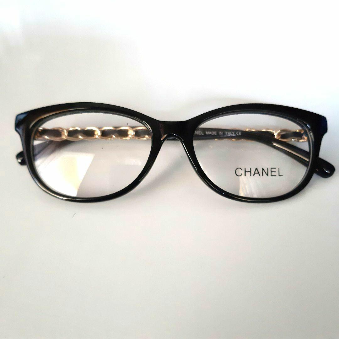 Angèle, new brand ambassador for Chanel eyewear - EYESEEMAG
