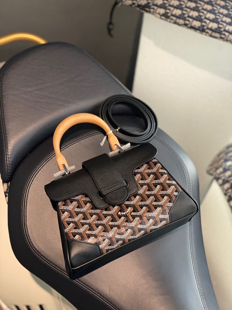 Mini saigon goyard store